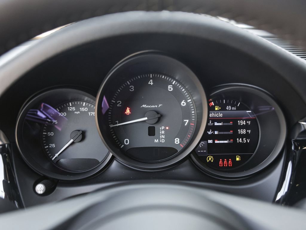 Certified 2026 Porsche Macan Turbo AWD/4WD image 18