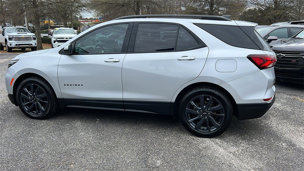 Used 2022 Chevrolet Equinox RS w/ RS Leather Package image 8