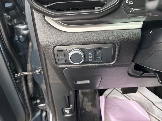 Used 2022 Ford Explorer XLT image 19