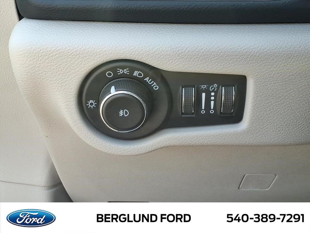 Used 2023 Chrysler Pacifica Touring-L FWD image 20