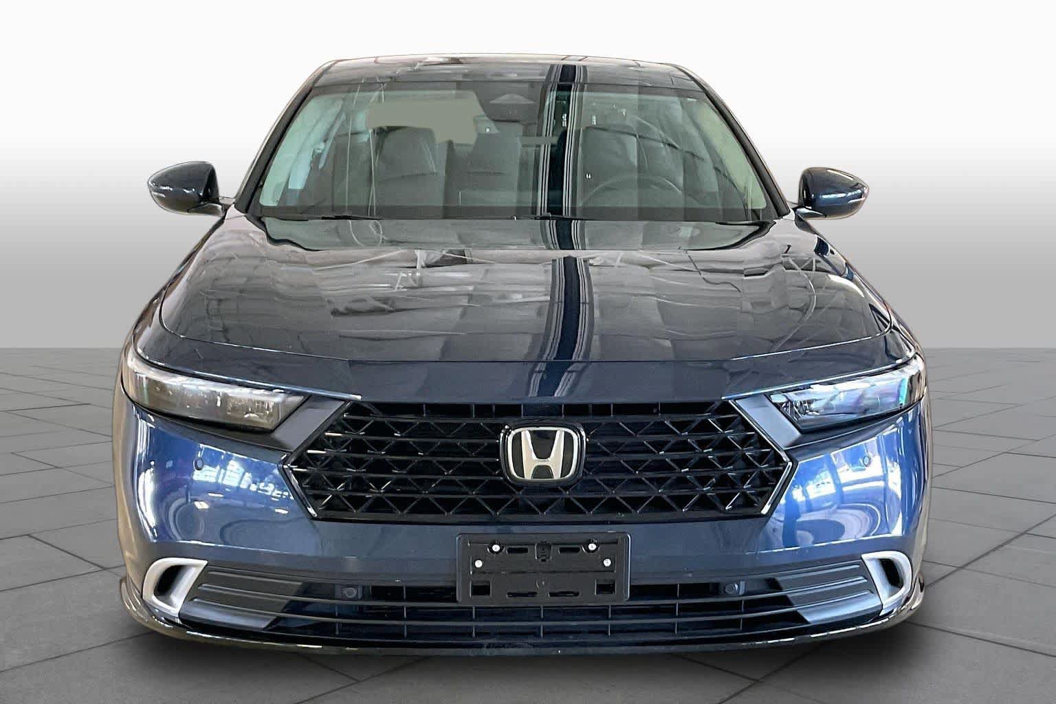 Used 2024 Honda Accord Touring image 3