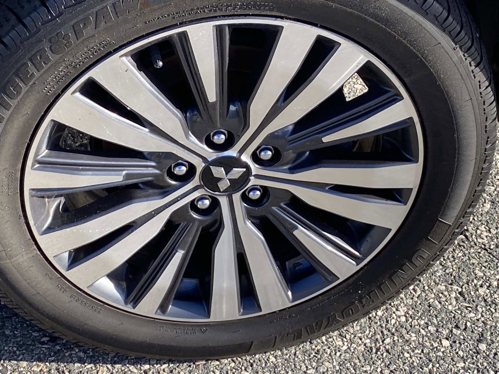 Used 2020 Mitsubishi Outlander ES image 23