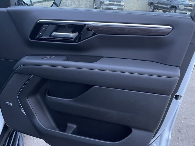 New 2026 Chevrolet Suburban Premier image 16