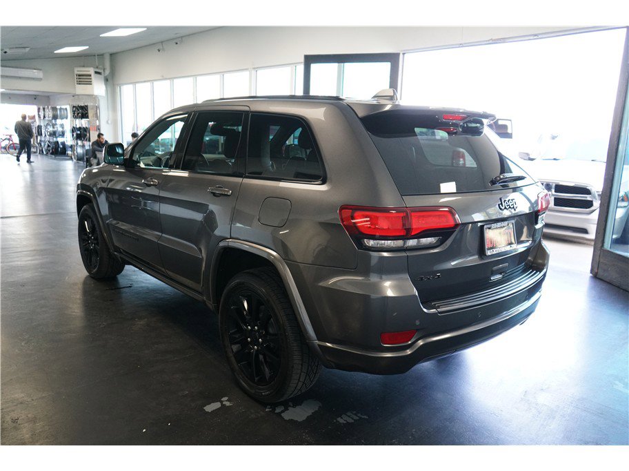 Used 2019 Jeep Grand Cherokee Altitude image 5