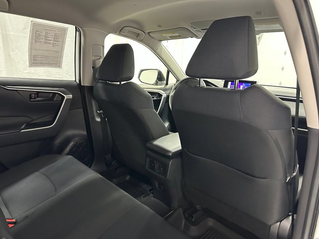 Used 2025 Toyota RAV4 LE AWD/4WD image 53