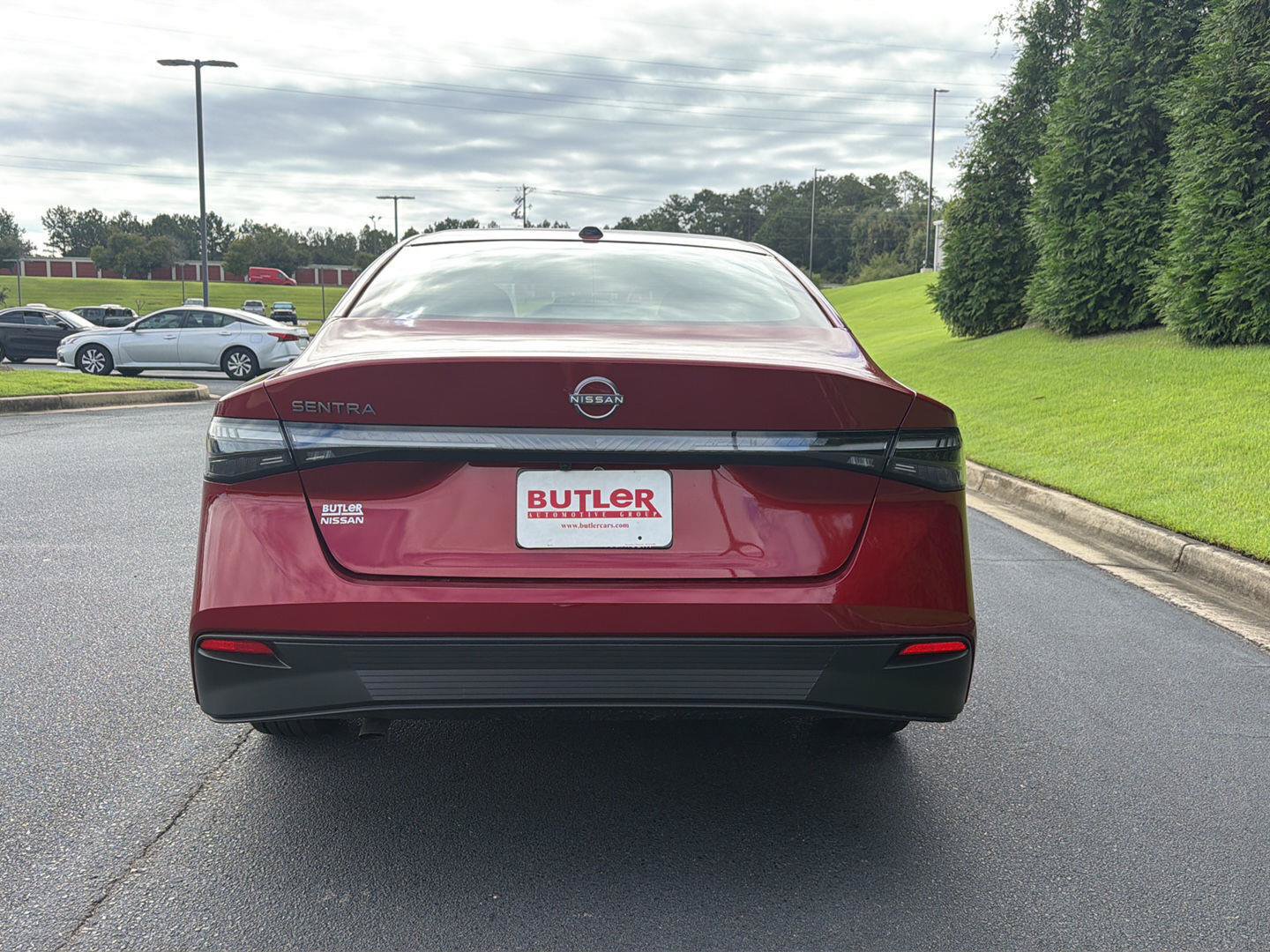 New 2027 Nissan Sentra SV w/ SV Convenience Package FWD image 5