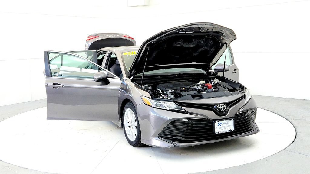 Certified 2018 Toyota Camry LE FWD image 9