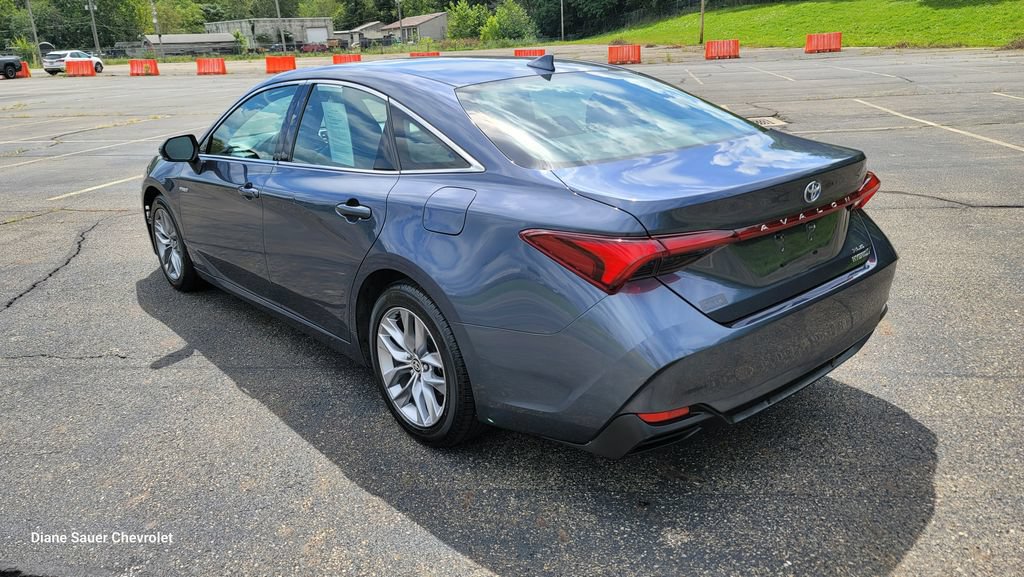 Used 2020 Toyota Avalon XLE w/ Moonroof Package FWD image 9