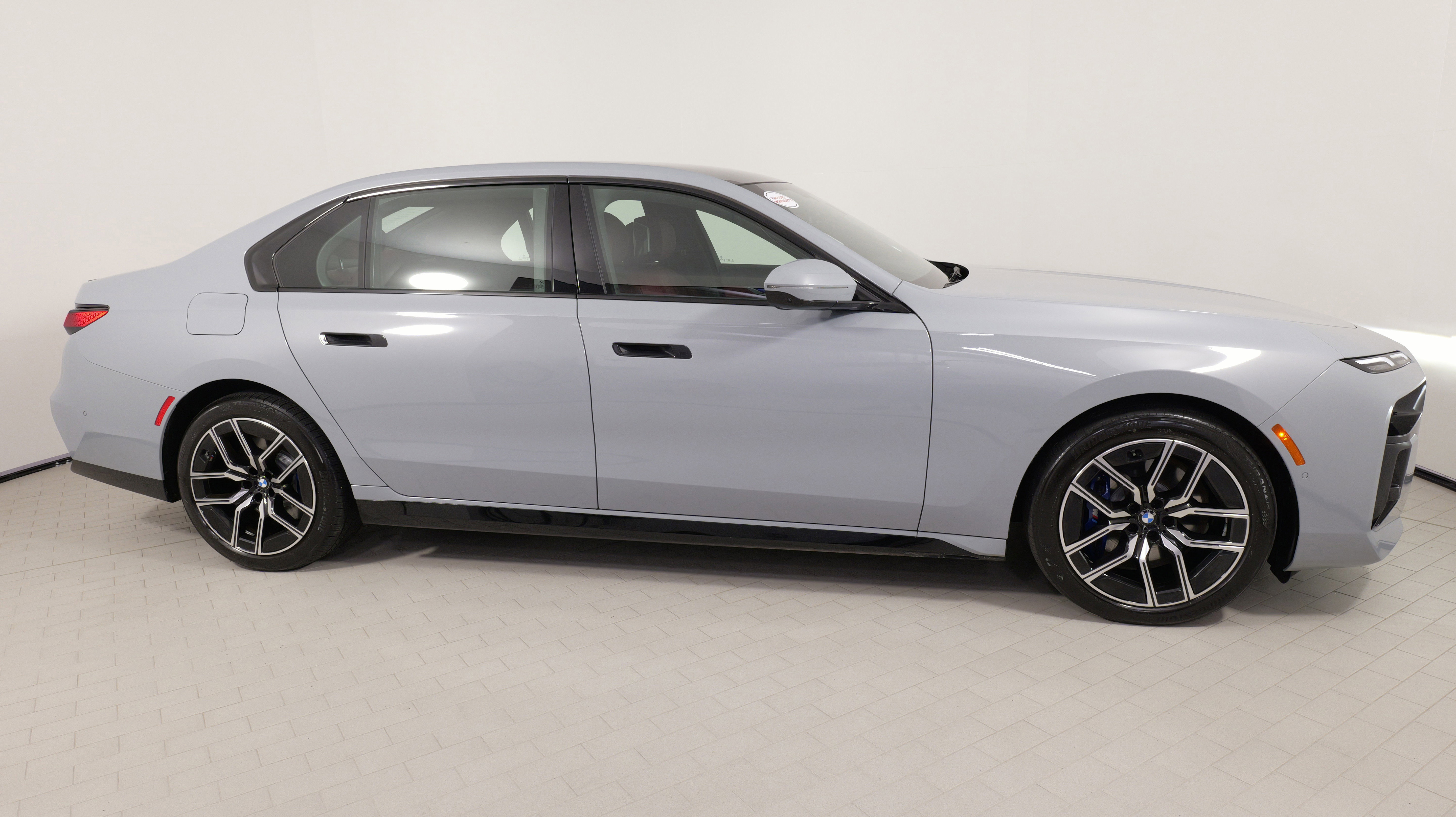 Used 2024 BMW 740i xDrive image 7
