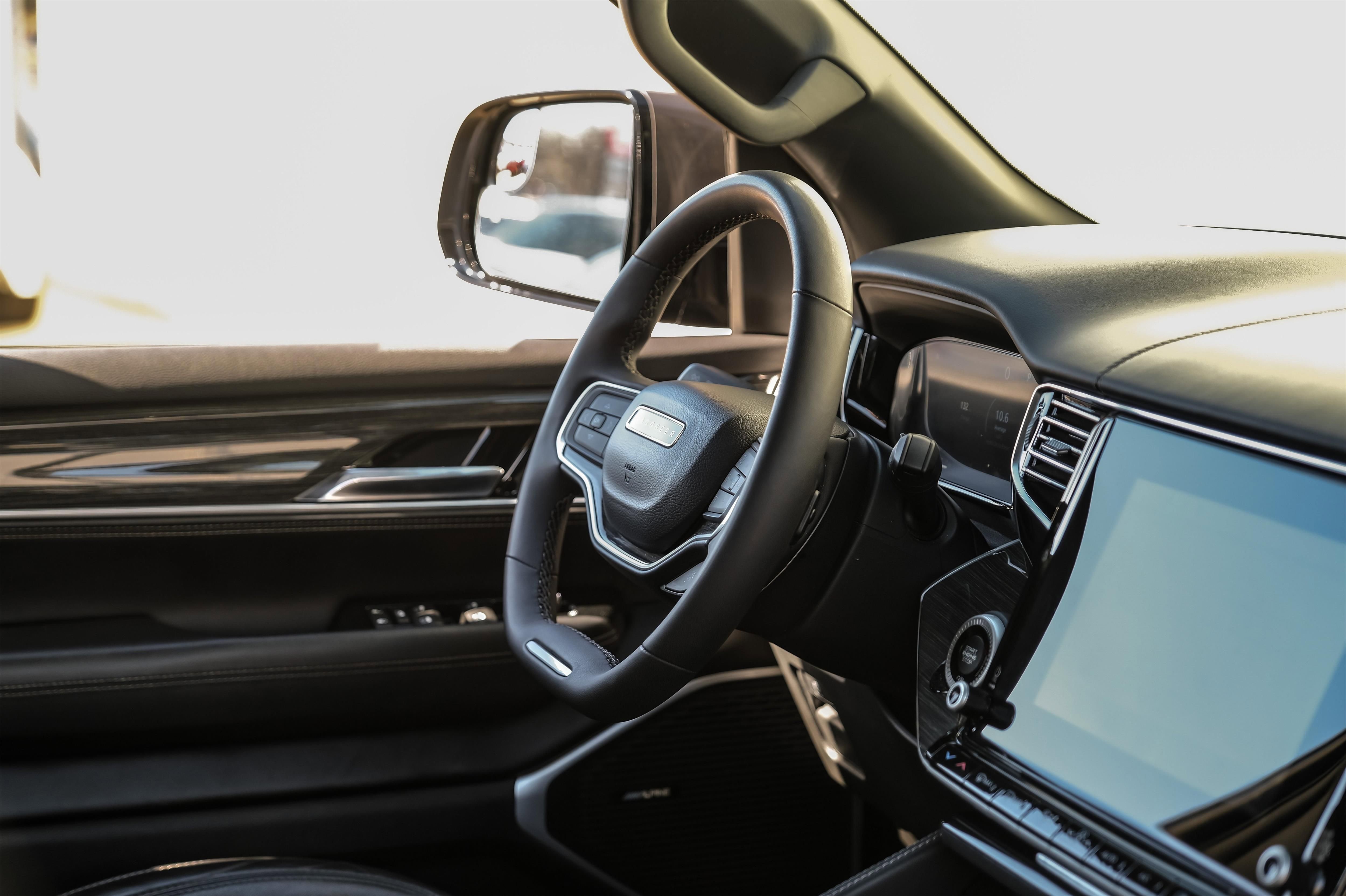 Used 2022 Jeep Wagoneer Series III w/ Convenience Group I image 12