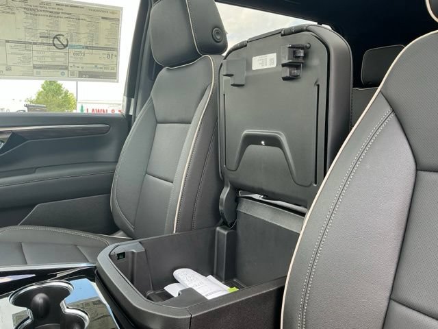 New 2026 Chevrolet Suburban Premier w/ Sun And Tow Package AWD/4WD image 35