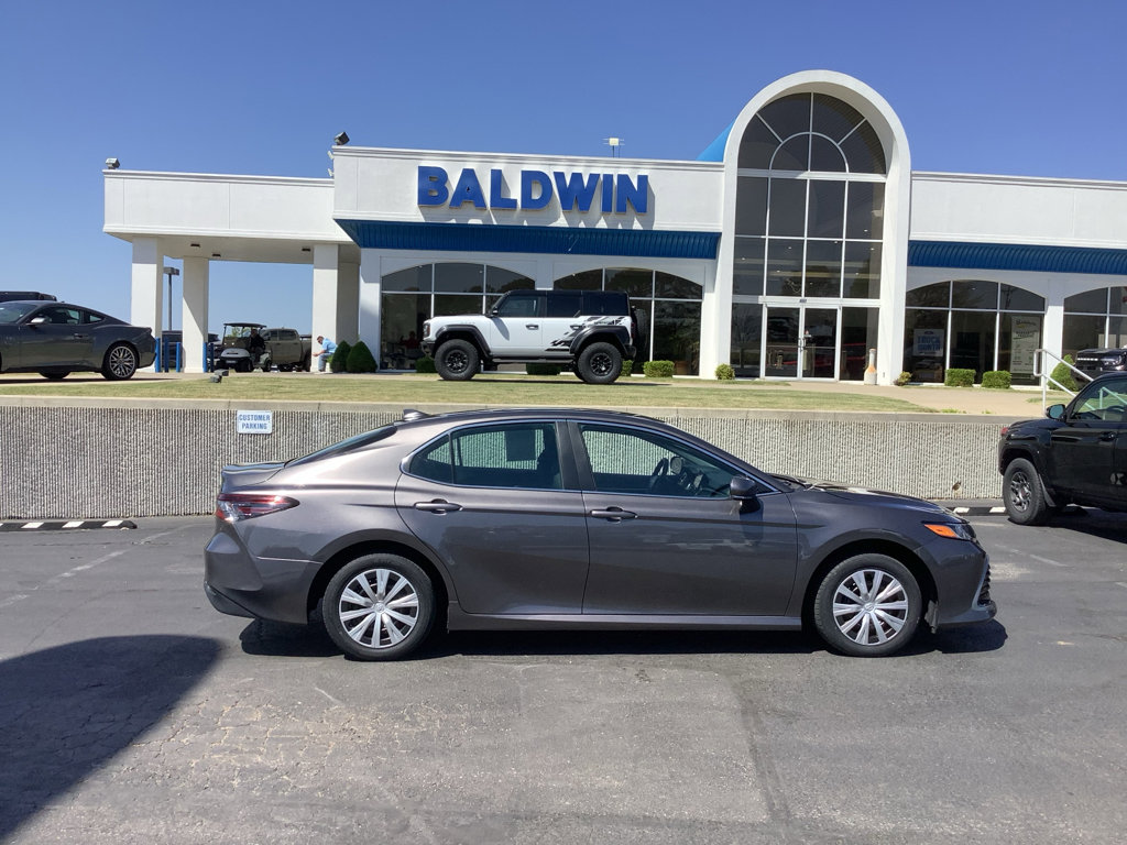 Used 2023 Toyota Camry LE FWD image 8