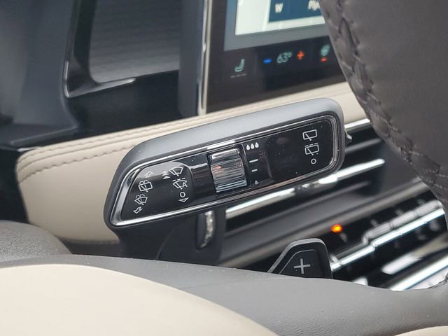 Used 2023 Lincoln Corsair FWD w/ Equipment Group 101A image 19