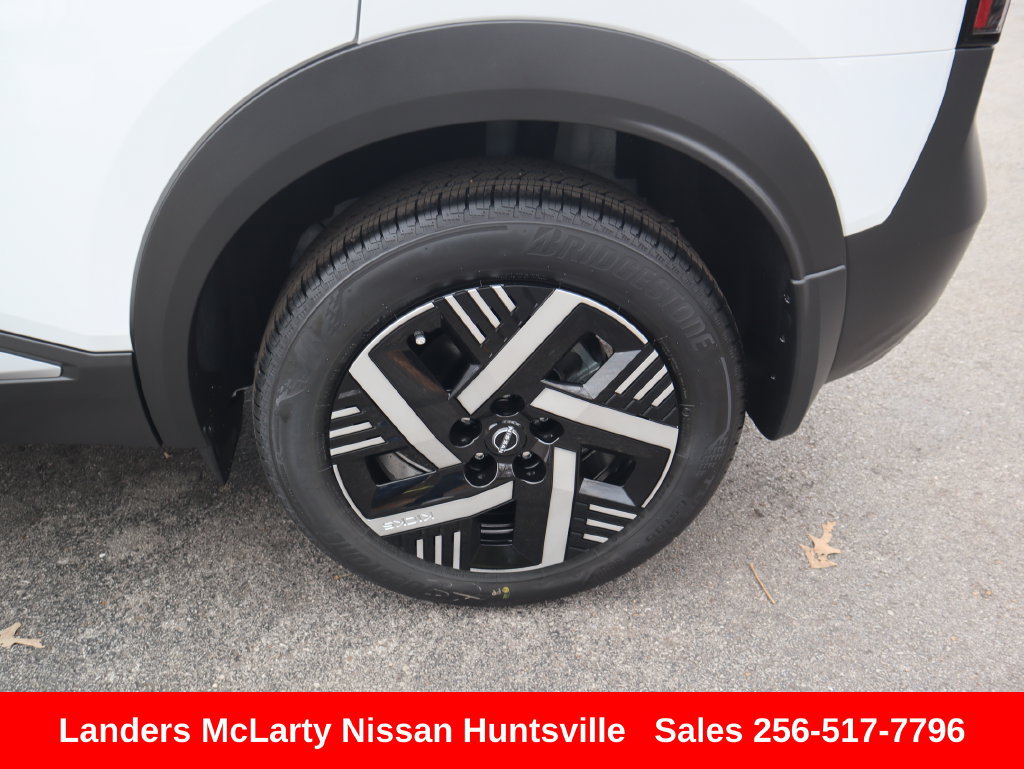Used 2026 Nissan Kicks SV w/ SV Premium Package FWD image 12