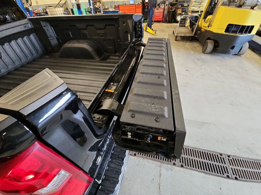 Certified 2025 Chevrolet Silverado 1500 LTZ w/ LTZ Premium Package image 33