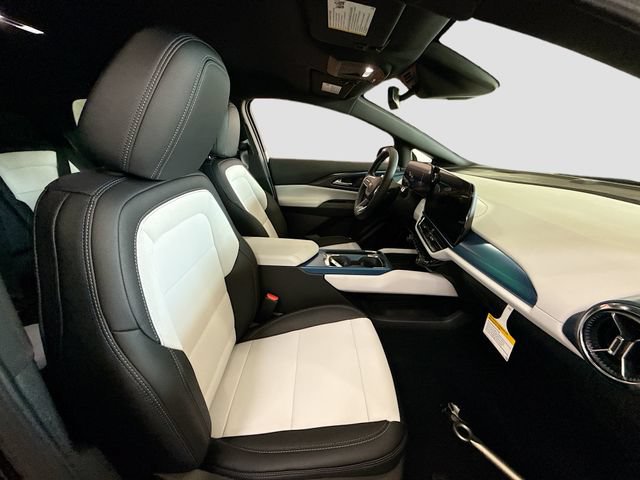 New 2026 Chevrolet Equinox EV LT AWD/4WD image 28