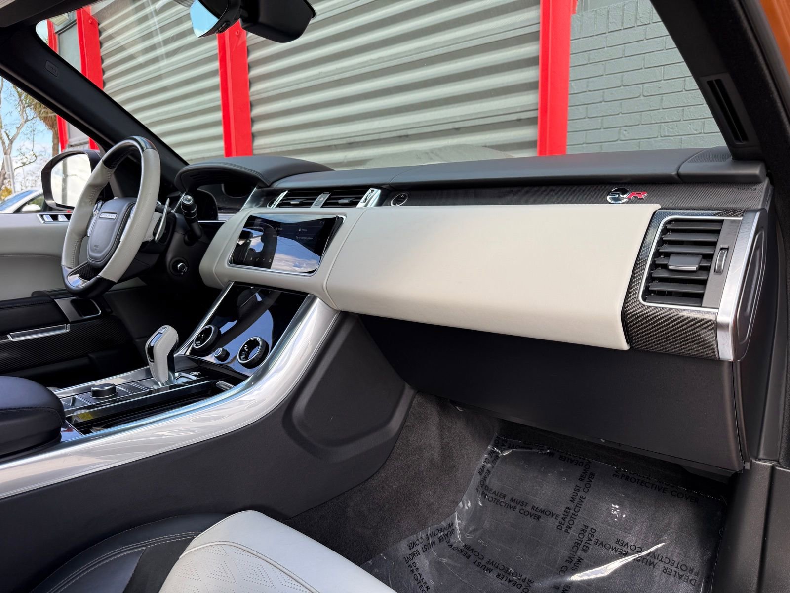 Used 2020 Land Rover Range Rover Sport SVR image 25