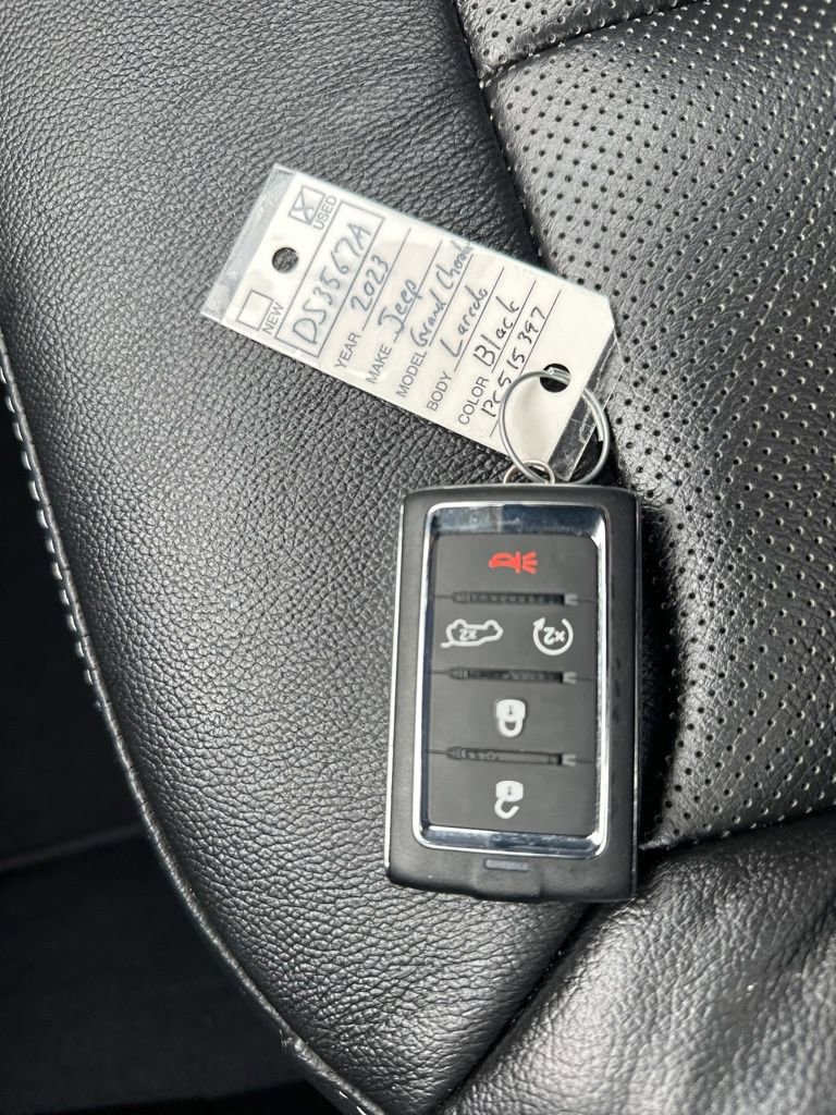 Used 2023 Jeep Grand Cherokee Laredo w/ Luxury Tech Group I image 39