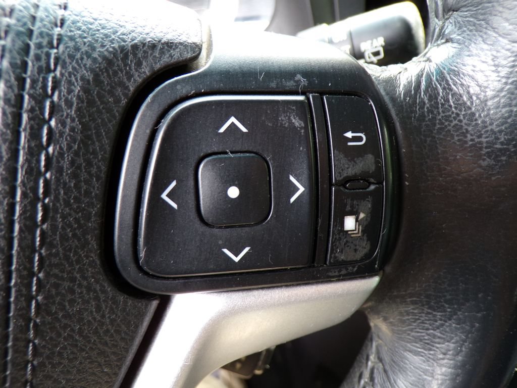 Used 2016 Toyota Sienna SE FWD image 30