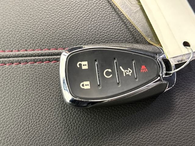 Used 2023 Chevrolet Equinox RS image 39
