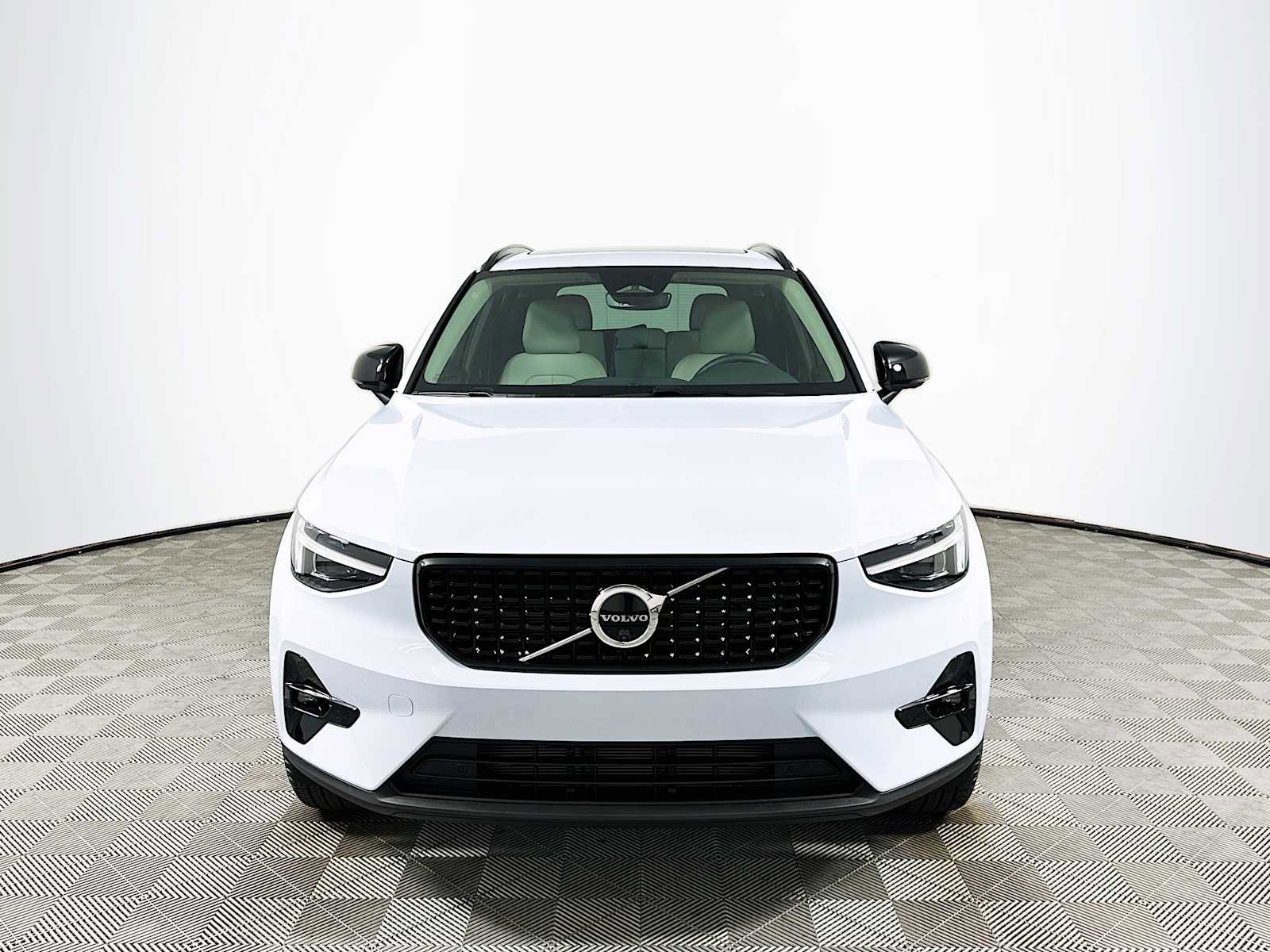 New 2026 Volvo XC40 B5 Plus w/ Protection Package Premier AWD/4WD image 2
