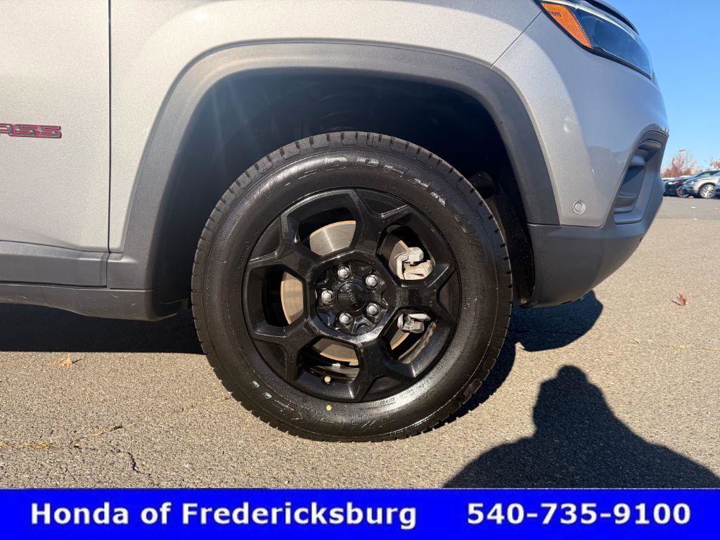 Used 2023 Jeep Compass Trailhawk w/ Trailhawk Elite Group image 17