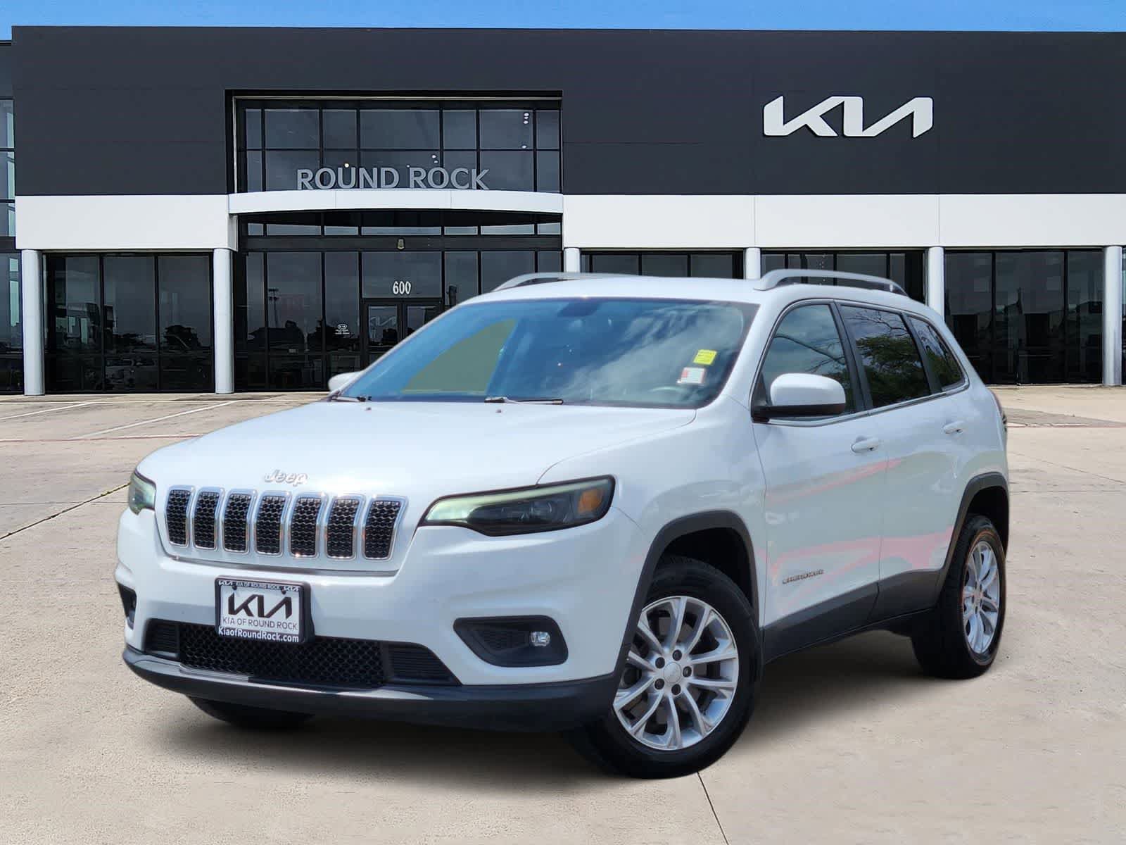 Used 2019 Jeep Cherokee Latitude w/ Popular Appearance Group FWD image 1