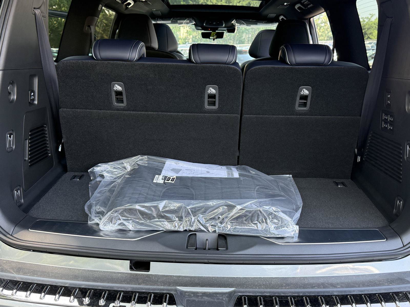 New 2026 INFINITI QX80 4WD w/ Sport Exterior Package image 30