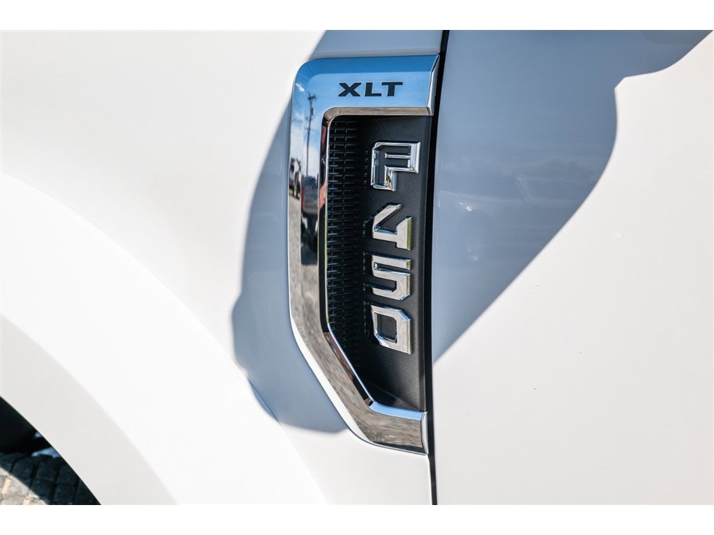 Used 2022 Ford F450 XLT w/ Camper Package image 4