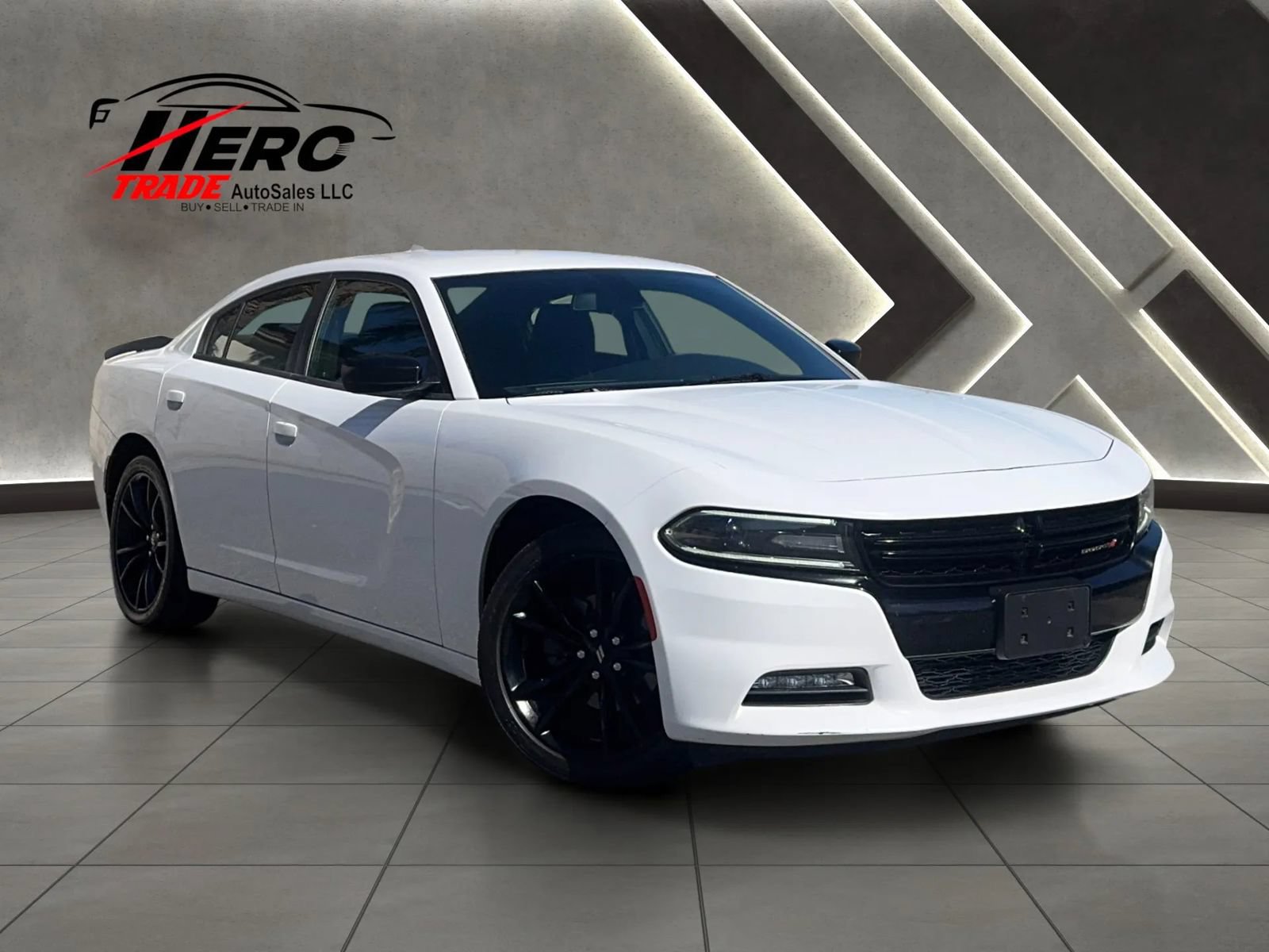 Used 2017 Dodge Charger SXT w/ Blacktop Package RWD image 1