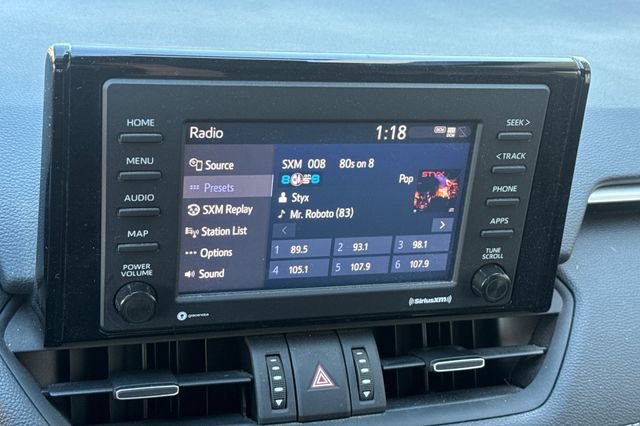 Used 2022 Toyota RAV4 XLE Premium image 18