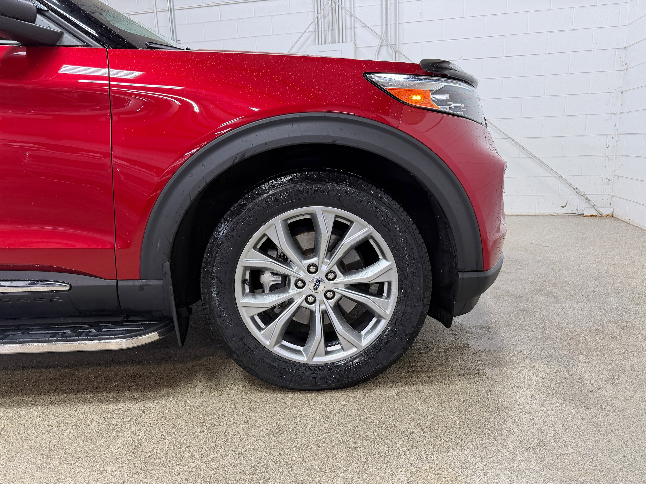 Certified 2021 Ford Explorer XLT w/ Equipment Group 202A image 29
