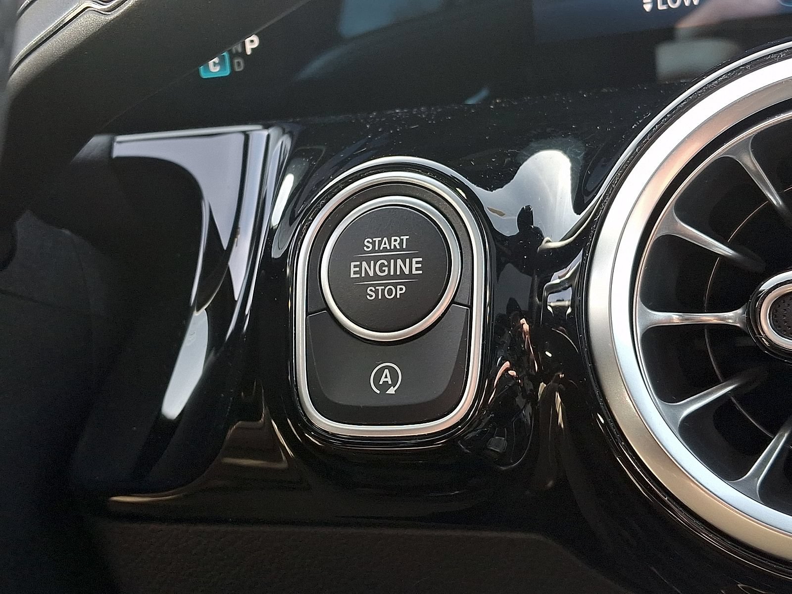 New 2026 Mercedes-Benz GLA 35 AMG 4MATIC image 16