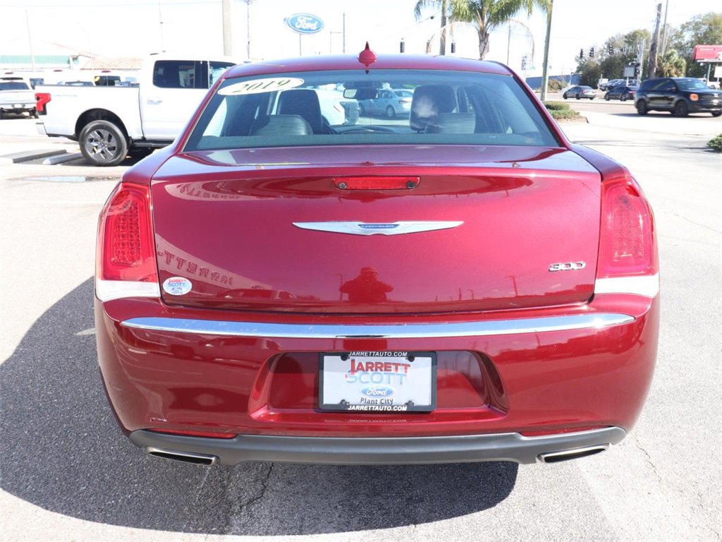 Used 2019 Chrysler 300 Limited image 9