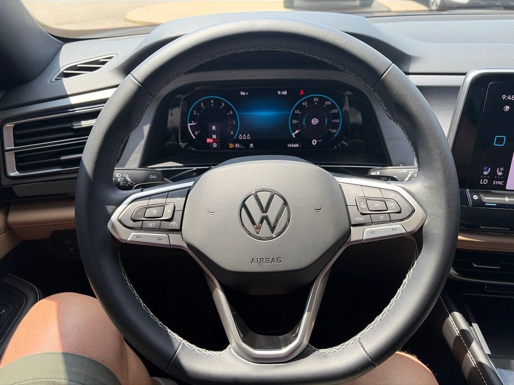 Certified 2024 Volkswagen Atlas Cross Sport SE w/ Panoramic Sunroof Package AWD/4WD image 16
