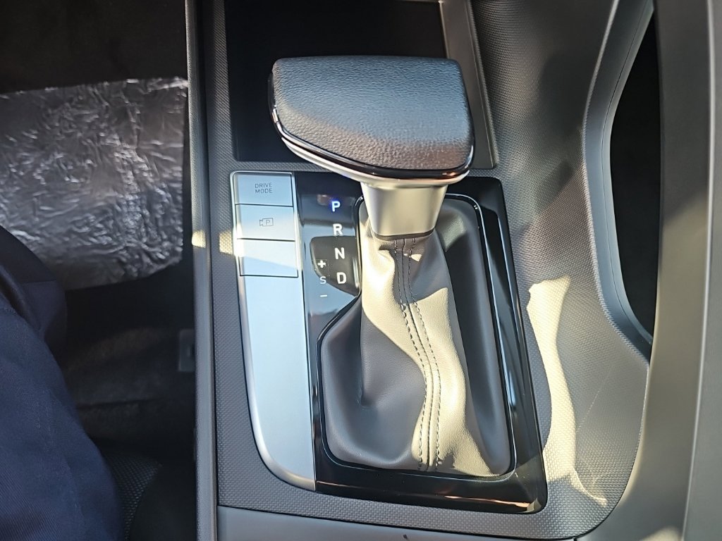 New 2026 Hyundai Elantra SE FWD image 21