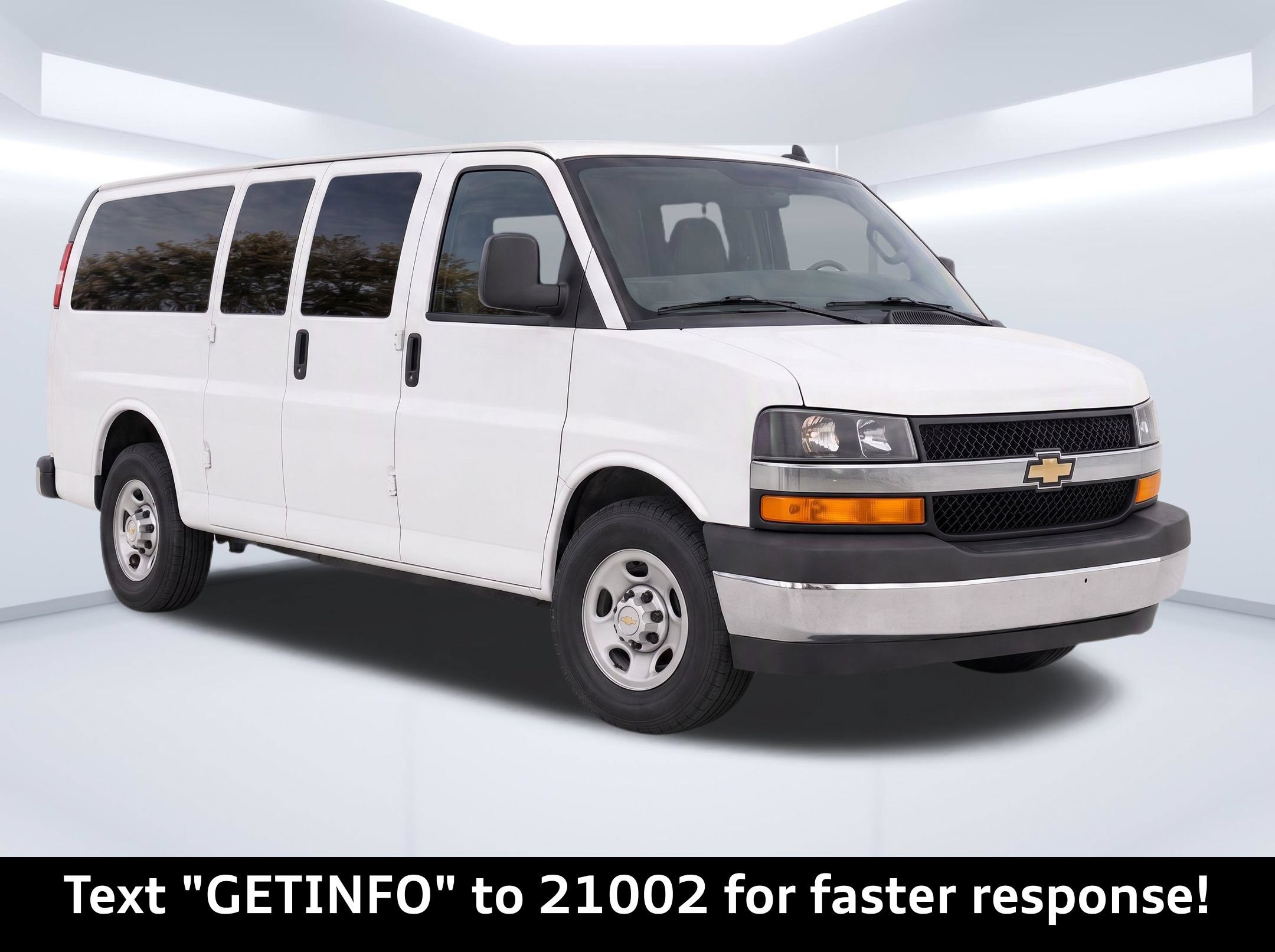 Used 2020 Chevrolet Express 3500 LT w/ LT Preferred Equipment Group RWD image 2