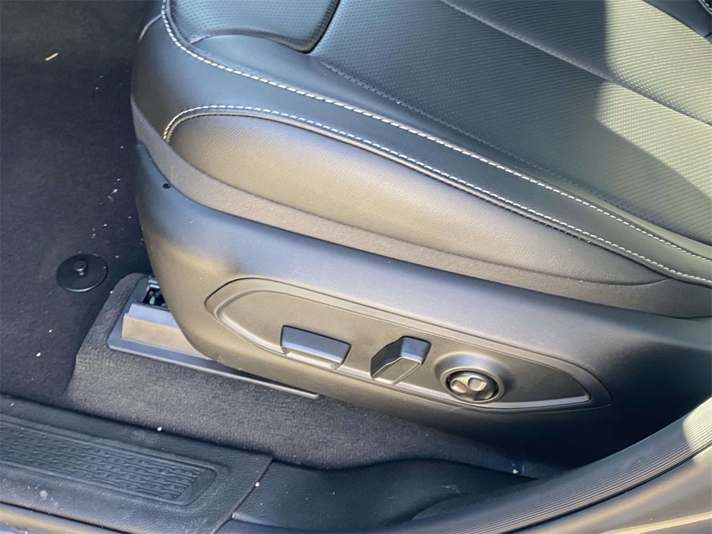 New 2025 Jeep Grand Cherokee L Limited w/ Luxury Tech Group II image 42