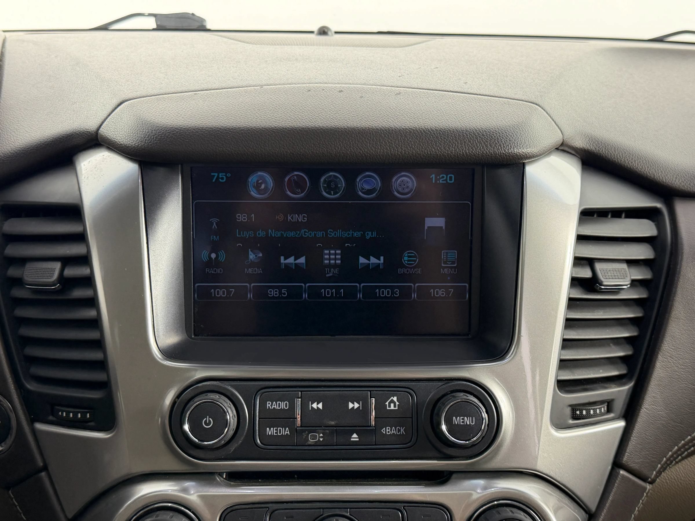 Used 2018 Chevrolet Suburban Premier AWD/4WD image 29