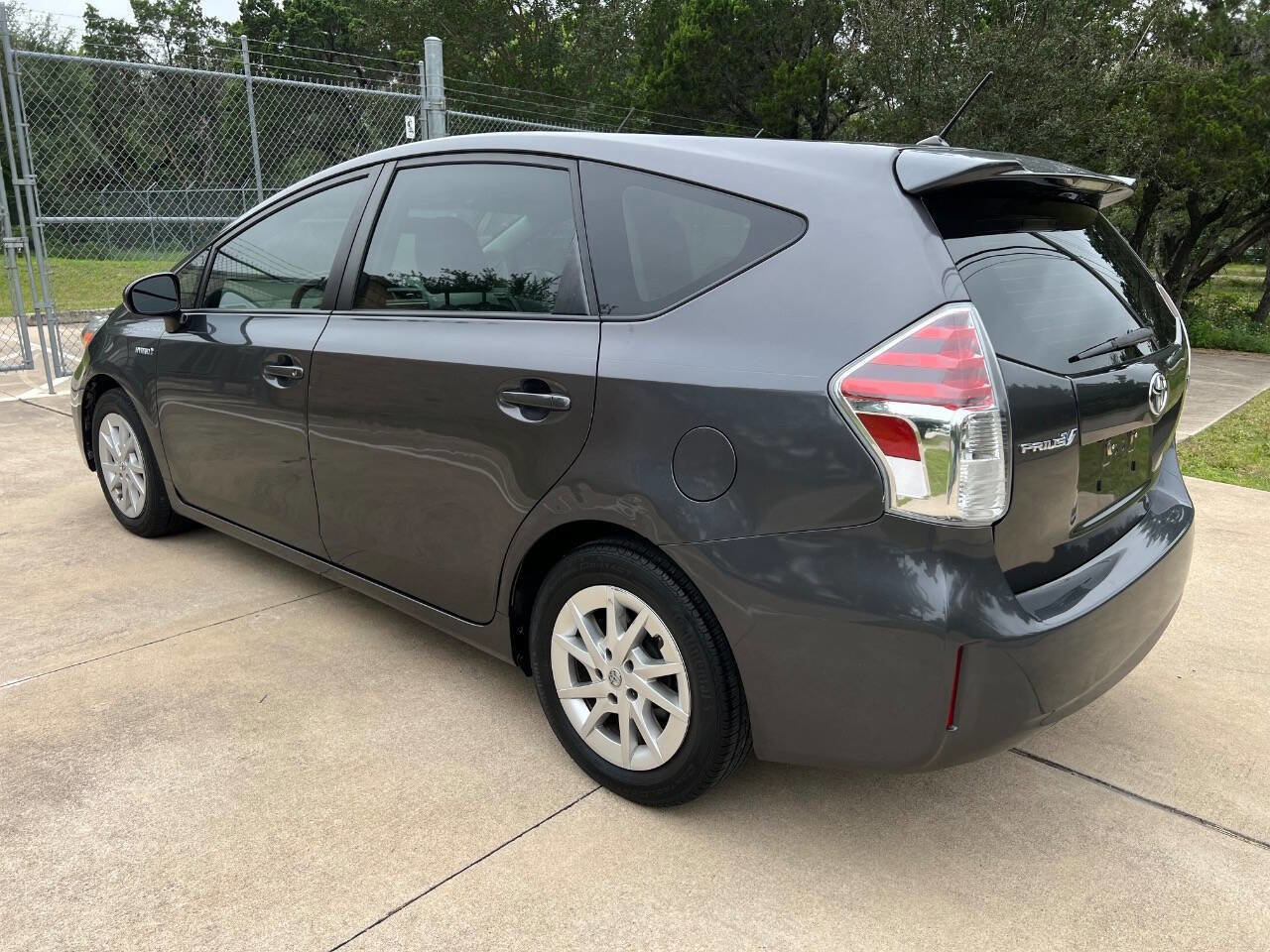 Used 2015 Toyota Prius V Two FWD image 9