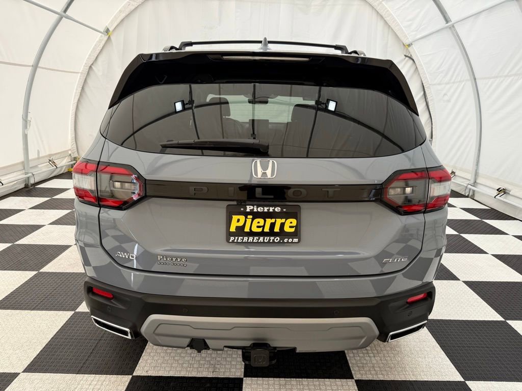 Used 2023 Honda Pilot Elite image 3