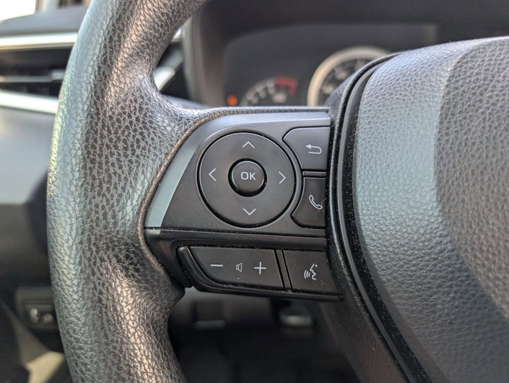 Used 2022 Toyota Corolla LE image 12