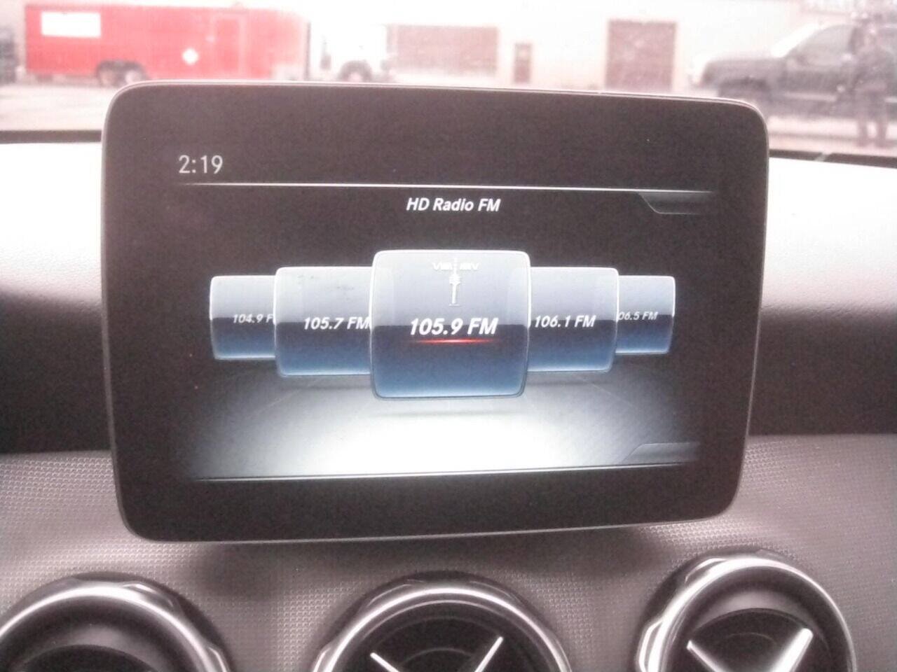 Used 2019 Mercedes-Benz GLA 250 4MATIC image 20