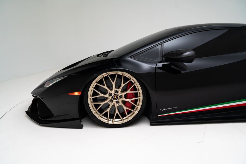 Used 2018 Lamborghini Huracan Performante AWD/4WD image 10