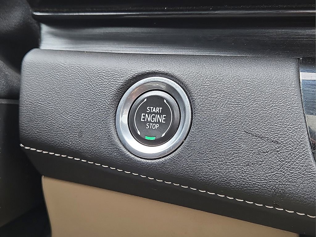 Used 2021 Cadillac Escalade Premium Luxury image 31