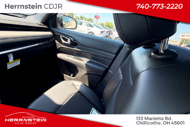 New 2026 Jeep Compass Latitude AWD/4WD image 10