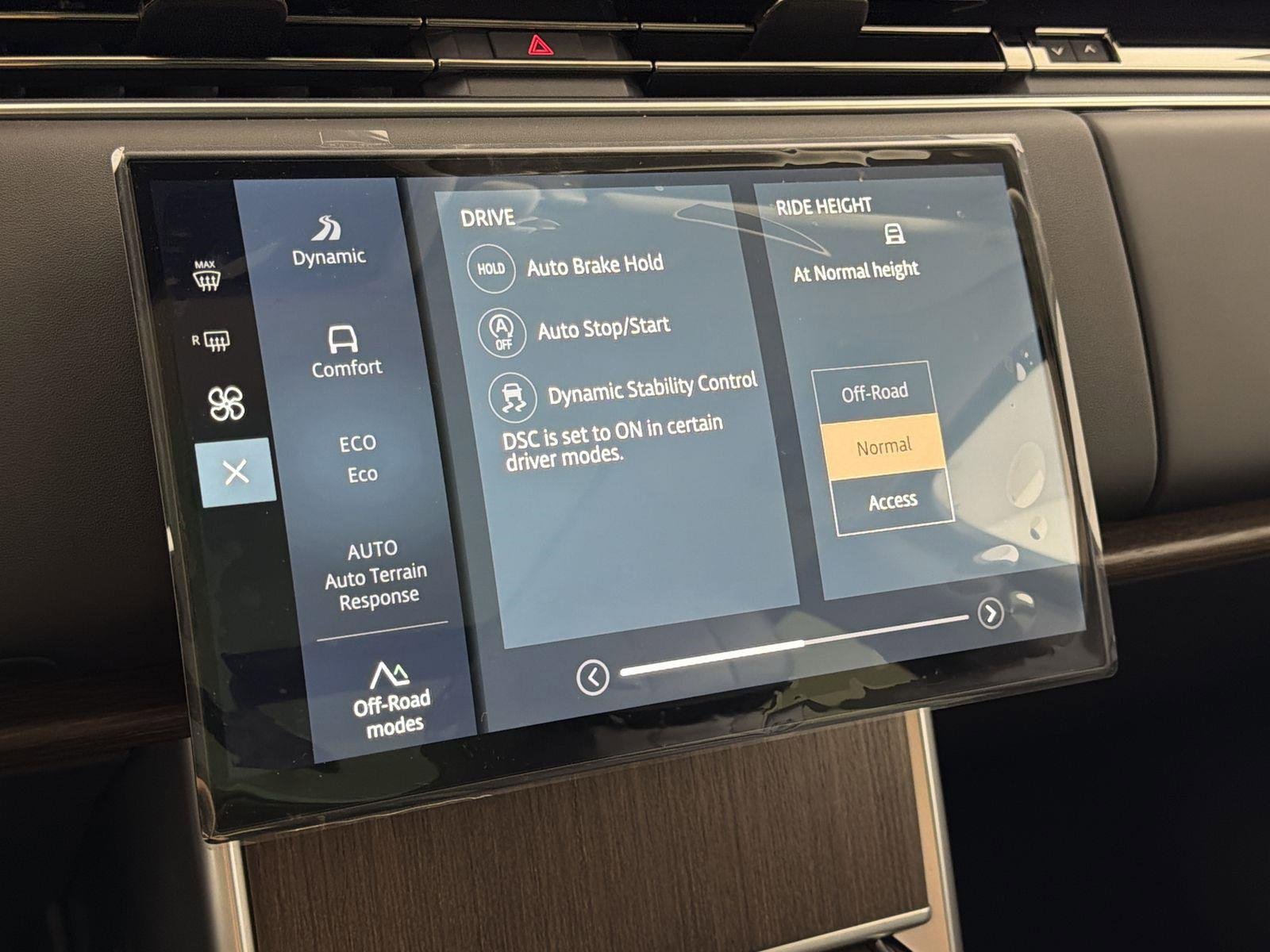 New 2026 Land Rover Range Rover SE image 19