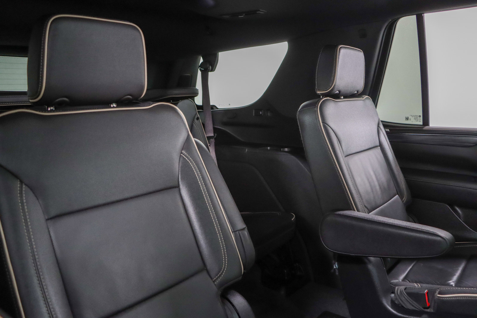 Used 2024 GMC Yukon SLT w/ SLT Premium Package AWD/4WD image 32