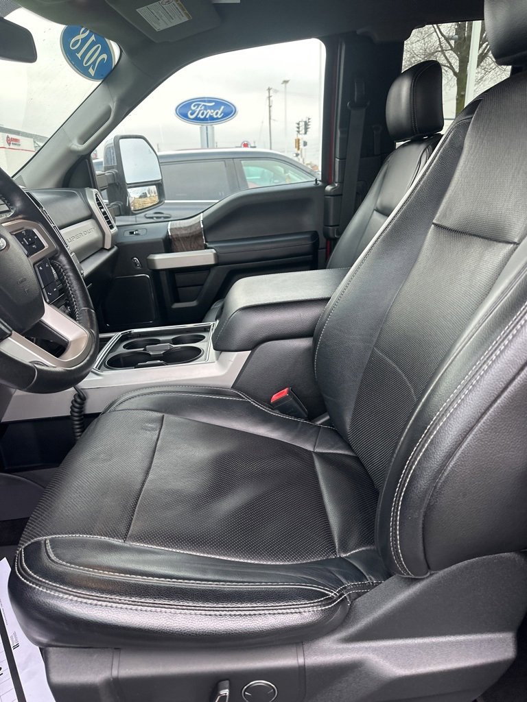 Used 2018 Ford F350 Lariat w/ Chrome Package image 11