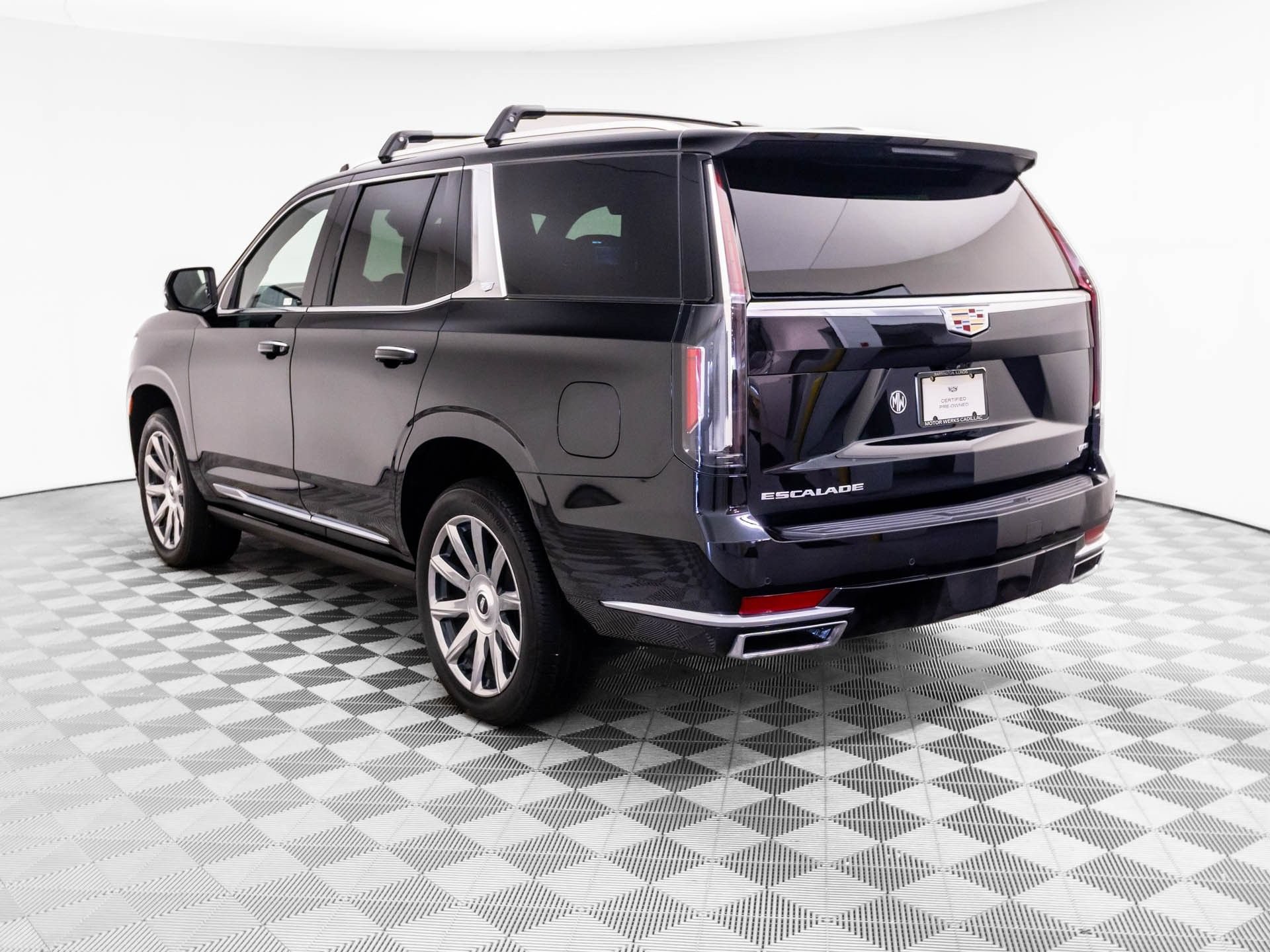 Certified 2024 Cadillac Escalade Premium Luxury Platinum w/ LPO, Floor Liner Package AWD/4WD image 3